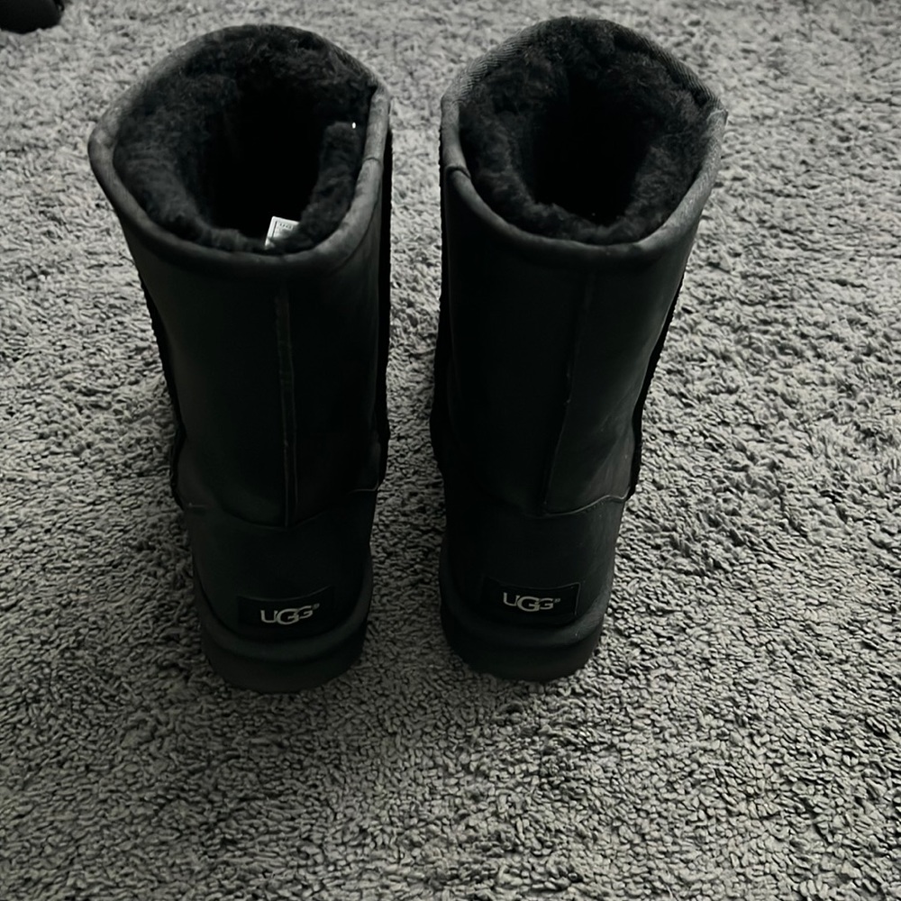 Ugg’s ( short )